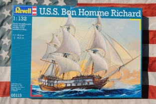 Revell 05113 U.S.S. Bon Homme Richard 1:132